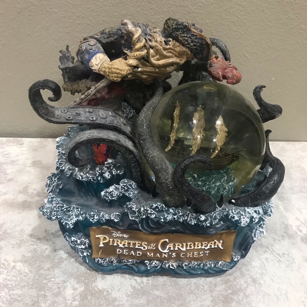 Pirates of the Caribbean “Dead Mans Chest” Snowglobe